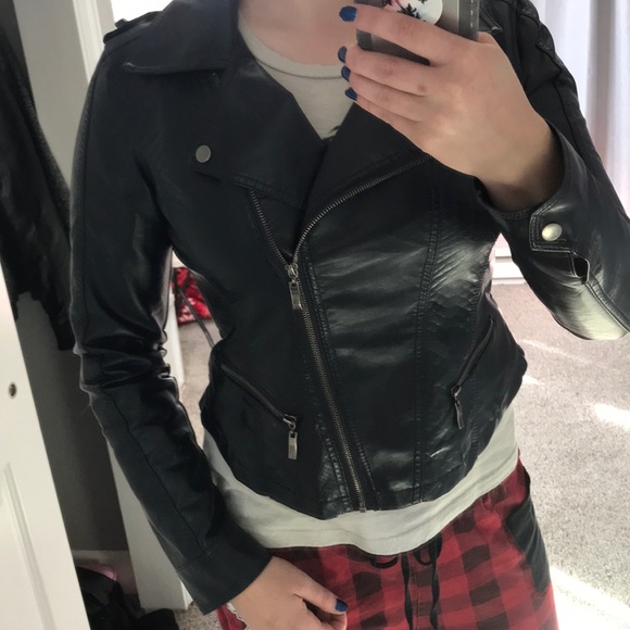 Faux leather jacket - Picture 4 of 7